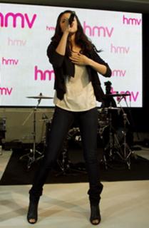 Selena Gomez feet photo thumbnail