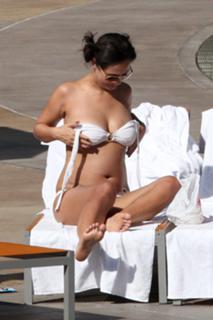 Myleene Klass feet photo thumbnail
