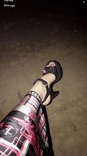 Xenia Tchoumitcheva feet photo thumbnail