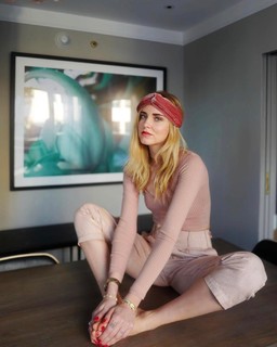 Chiara Ferragni feet photo thumbnail