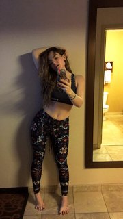 JoJo feet photo thumbnail