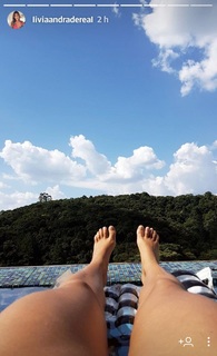 Lívia Andrade feet photo thumbnail