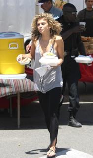 AnnaLynne McCord feet photo thumbnail