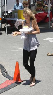 AnnaLynne McCord feet photo thumbnail