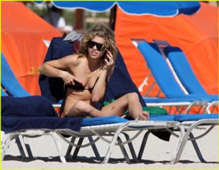 AnnaLynne McCord feet photo thumbnail