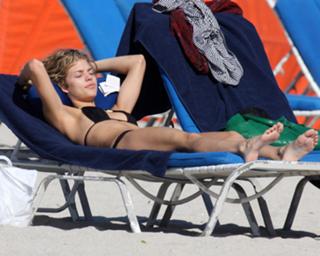 AnnaLynne McCord feet photo thumbnail