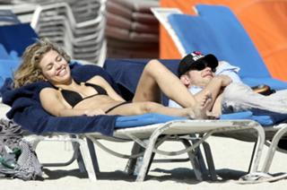 AnnaLynne McCord feet photo thumbnail