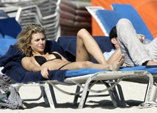 AnnaLynne McCord feet photo thumbnail