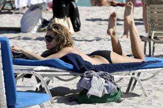 AnnaLynne McCord feet photo thumbnail