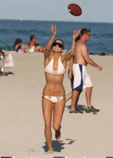 AnnaLynne McCord feet photo thumbnail
