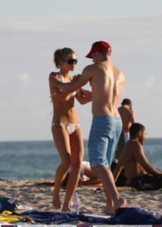 AnnaLynne McCord feet photo thumbnail