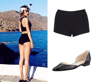 Rihanna feet photo thumbnail