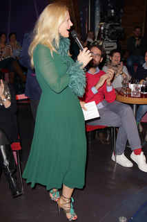 Barbara Schöneberger feet photo thumbnail