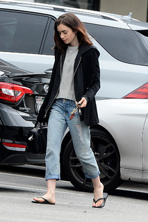 Lily Collins feet photo thumbnail