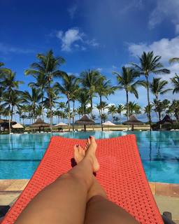 Carla Diaz feet photo thumbnail