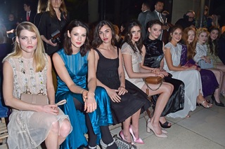 Anya Taylor-Joy feet photo thumbnail