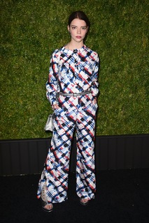 Anya Taylor-Joy feet photo thumbnail