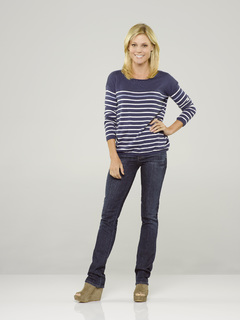 Julie Bowen feet photo thumbnail