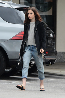 Lily Collins feet photo thumbnail