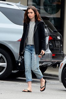 Lily Collins feet photo thumbnail