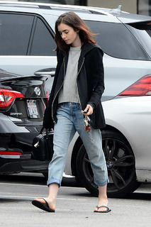 Lily Collins feet photo thumbnail
