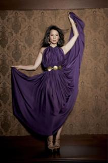 Lucy Liu feet photo thumbnail
