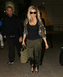 Fergie feet photo thumbnail
