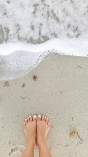 Kino MacGregor feet photo thumbnail