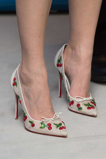 Blanca Suárez feet photo thumbnail