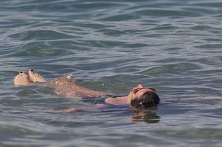 Lea Michele feet photo thumbnail