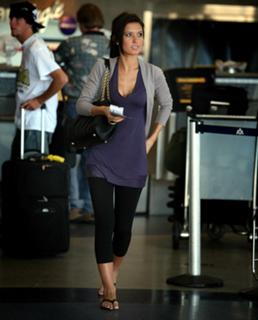 Audrina Patridge feet photo thumbnail