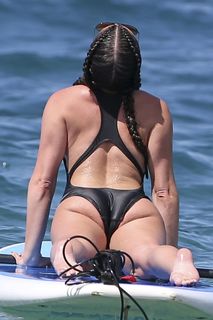 Lea Michele feet photo thumbnail
