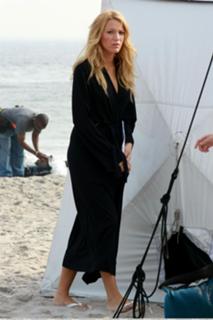 Blake Lively feet photo thumbnail