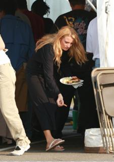 Blake Lively feet photo thumbnail