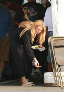 Blake Lively feet photo thumbnail
