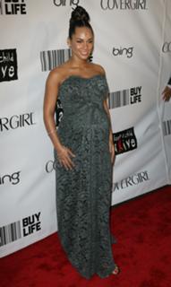 Alicia Keys feet photo thumbnail