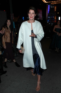 Cobie Smulders feet photo thumbnail