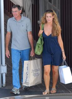Denise Richards feet photo thumbnail