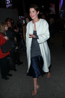 Cobie Smulders feet photo thumbnail