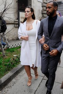 Ashley Graham feet photo thumbnail