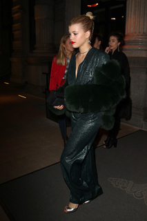 Sofia Richie feet photo thumbnail
