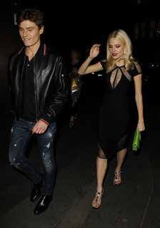 Pixie Lott feet photo thumbnail