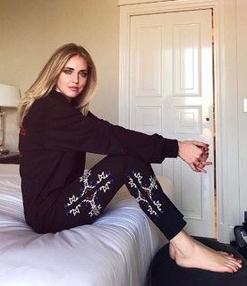 Chiara Ferragni feet photo thumbnail