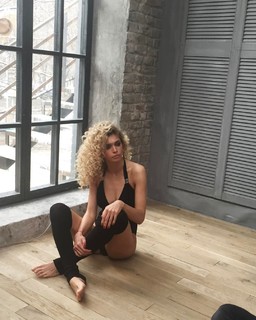 Vera Brezhneva feet photo thumbnail