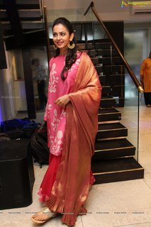 Rakul Preet Singh feet photo thumbnail