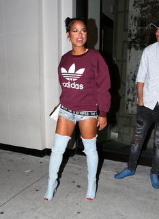Christina Milian feet photo thumbnail