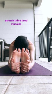 Adriene Mishler feet photo thumbnail