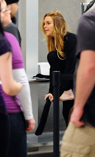 Lindsay Lohan feet photo thumbnail