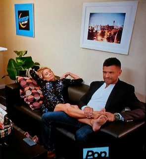 Kelly Ripa feet photo thumbnail
