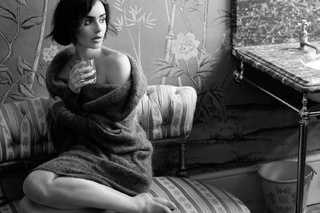Lily Collins feet photo thumbnail